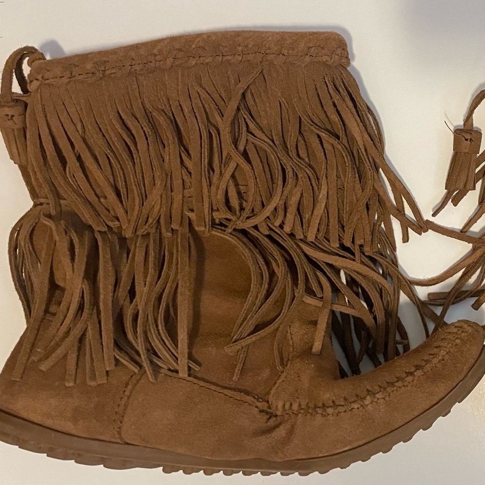 Minnetonka Fringed Suede Boots - Tan